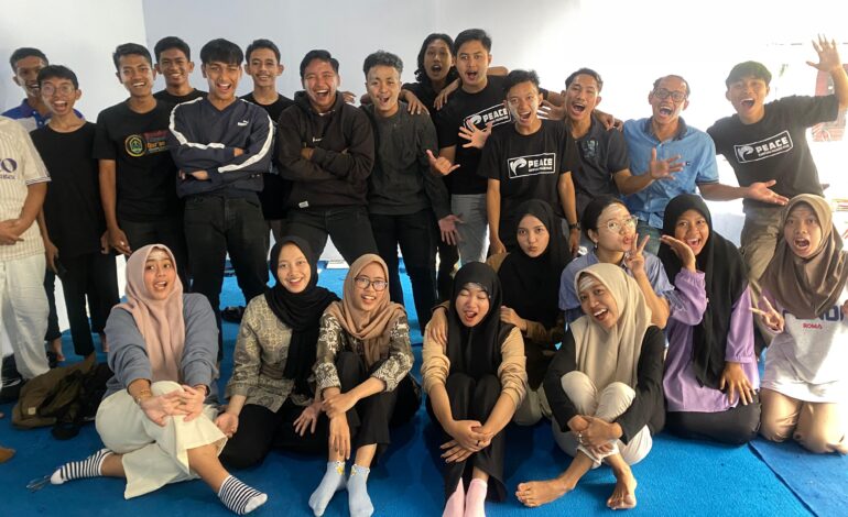 Peace English Academy: Euforia, Tradisi Berbahasa, dan Ihwal Pembelajaran